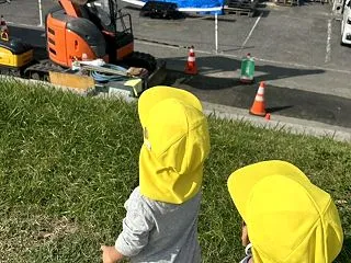 働く工事の車を見たんじゃ(^^♪ ～千田…