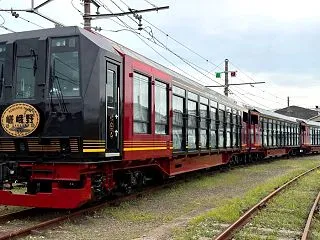 嵯峨野観光鉄道の新型トロッコ列車「運行開…