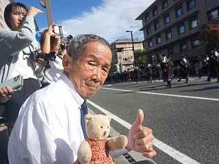 京都の秋の祭り。平安京の歴史を人物と装束…