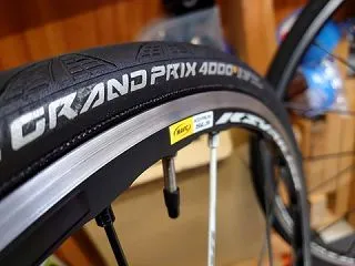 高くなったロードバイクのタイヤ、今はいく…