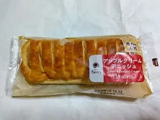 ファミマルベーカリーアップルクリームデニ…