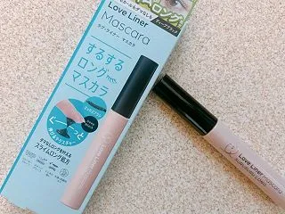 まつげスルスル密着マスカラ。