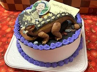 地を這う重戦車 アンキロサウルスケーキ