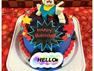 ヒーロー感あふれる ガンダムケーキ