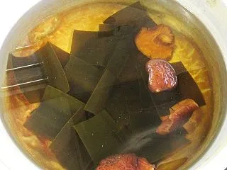そば汁作り(辛汁)