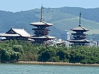 令和8.9.22. 大池越しの薬師寺