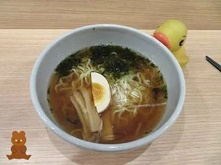 某ホテルの夜鳴きそば…