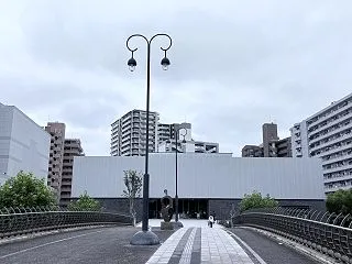 川口市立美術館【川口】蜷川実花展で不思議…