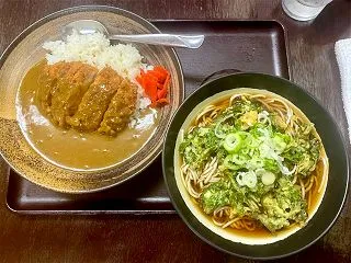 名代 釜家（白山）カツカレーセット〔温そ…