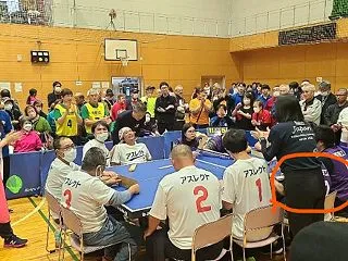 審判：シャツの裾はパンツの中に入れる