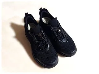 靴を買う。