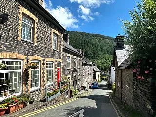 A WELSH ROAD TRIP: A…