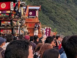街へ繰り出すランジェリー