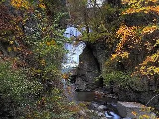 ★黄葉と薄川（松本市）2026
