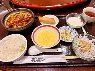 南森町の食べログ百名店【中国郷菜館 大陸…