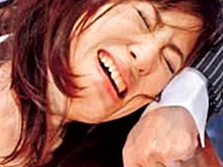 手加減なしに捩じ込まれる黒い巨根 はるか