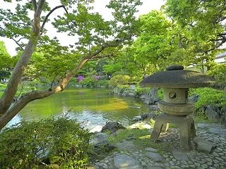 旧安田庭園【東京都墨田区】 ～毎日ライト…