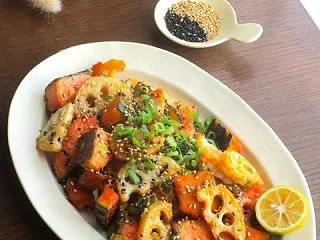 かぼちゃと秋鮭とれんこんのごま照り焼き