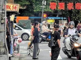 寧夏夜市でフライドチキンなら「阿卡拉炸雞…