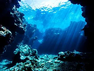 瀬底島のラビリンス「光の部屋」