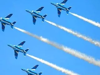 11/3 まもなく ブルーインパルス飛行…