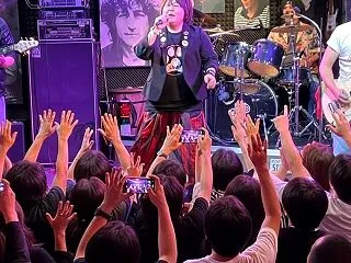 平均年齢50代の私たちが「LINDY」と…