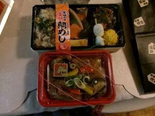 ドラフト会議。高校生を指名するチーム、指…