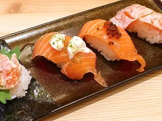 「スシロー」で生サーモン創作4種盛り＆レ…