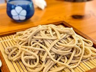 【グルメ・秋保草庵】雨に濡れた美しいエン…