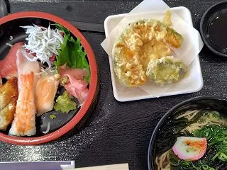 遠足で道の駅海南サクアスへ行ってきたよ。…