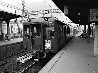古市駅の近鉄6000系