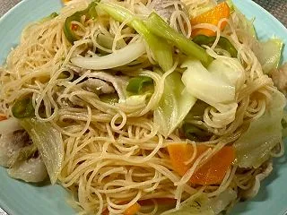 男子ごはんは、焼きビーフン！