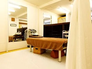 肘の痛みを帝塚山の整体で根本から見直す …