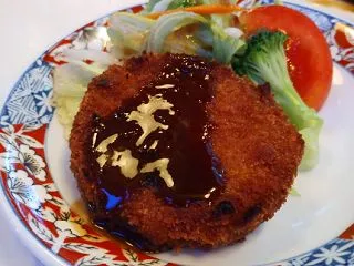 ミナミのたかせでコロッケを齧り酒を飲む愉…