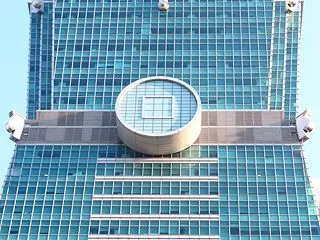 台北観光スポット 台北101の昼と夜