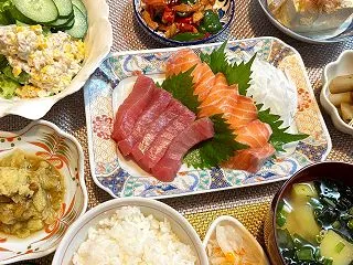 マグロとサーモンの刺身