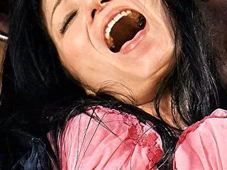 手加減なしに捩じ込まれる黒い巨根 ひさ代