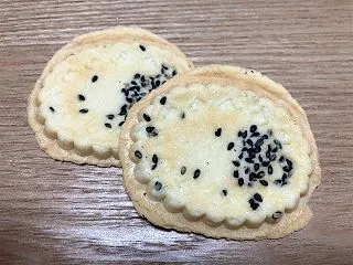 渋川製菓のバター煎餅
