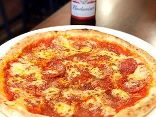 【新小岩 ピザ】Pizza フック（サラ…