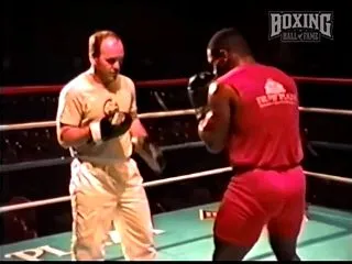 【パンチトレのやる気アップ！】マイク・タ…