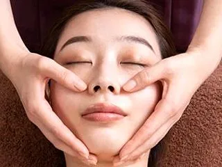 毛穴を引き締めるスキンケア商品