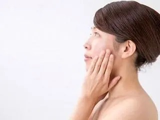 顔のたるみを引き起こすそもそもの原因
