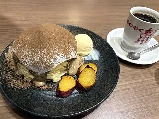 パンケーキとお餅乃木相性抜群♪ ほうじ茶…