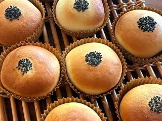 むき甘栗を入れたあんぱん