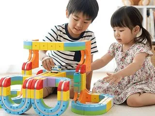 日本おもちゃ大賞のレールキューブは3歳か…