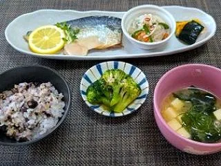 一汁三菜の和食ごはん☆ぷるぷるしらたきと…