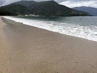 サーフ（砂浜）でのルアー釣りでは針先が直…