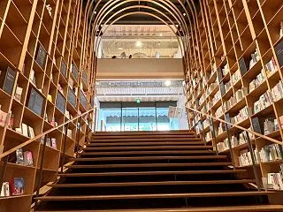 村上春樹ライブラリーに行ってきた。