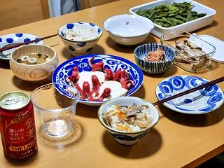 松茸ご飯と 丹羽 黒枝豆がある食卓