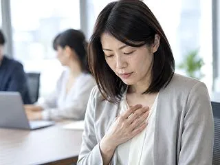 肩こりで腕がしびれるときに知りたい危険な…